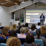 Álbum coletivo de figurinhas da Copa promove inclusão social em Mauá