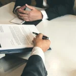 Ginecologista Janifer Trizi analisa a relação entre menopausa e emagrecimento no Mulheres Conectadas
